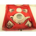 BEAUTIFUL CHINESE  SMALL TEA SET FOR FOUR IN ORIGINAL BOX
