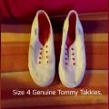 Ladies takkies for sale. 5 pairs. See pics