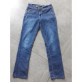JEANS SIZE 6 ( FITS GIRLS 13-14)