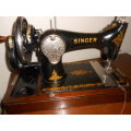 1938 SINGER VIBRATING SHUTTLE SEWING MACHINE