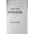 Hunt the Assassin - signed copy ! by Glenn Mascaskill