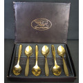 VINTAGE BOXED SET OF SIX GOLD PLATED TEA SPOONS LENGTH 13CM