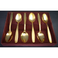 VINTAGE BOXED SET OF SIX GOLD PLATED TEA SPOONS LENGTH 13CM