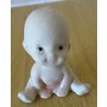 THREE CERAMIC KEWPIE ORNAMENTS  (HEIGHT 6,5 CM)