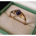 9CT (375) GOLD RING WITH AMETHYST