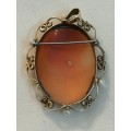 9ct Gold Cameo with seed pearls pendant/brooch