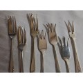 x6 Different small serving forks