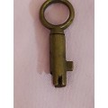 Vintage Brass Key (f)
