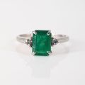 9CT WHITE GOLD EMERALD RING