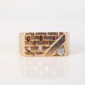 9CT YELLOW GOLD CUBIC ZIRCONIA GENTS SIGNET RING
