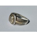 SILVER AND GOLD RING. STAMPED 925 AND 375 (GOLD). WEIGHT: 5.90 GRAMS.