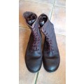 very rare full leather "waterkloof" type SADF era (32 & 31 Bn & Recce) combat boots size 8 UK