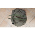scarce handy used (damaged main zips) SA SF/ Para type kit-bag in Niemoller type olive green nylon