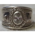 R1 AUCTION!!! LADIES 925 STERLING SILVER RING BEAUTIFUL AND SHIMMERY @ LOW START R1 AUCTION