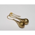 BEAUTIFUL 9CT GOLD LADIES EARRINGS