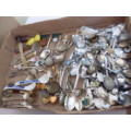 A COLLECTION OF 118 VARIOUS CRESTED AND OTHER TEASPOONS