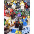 HUGE VALUE JOBLOT  OF 1,000`S OF REAL LEGO PIECES...92 LEGO MINI MEN.. PART BUILT PIECES...14.2 KG