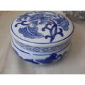 BLUE & WHITE ORIENTAL GENUINE MING BLUE PORCELAIN CONTAINER WITH LID...DAMAGE FREE