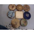 8 VARIOUS GOLD TONE AND OTHER POWDER COMPACTS