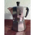 A Vintage Bialetti Moka Express Peculator.Made in Italy this Espresso Kettle all it's sieves & Seal