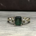 Stunning 9ct Yellow Gold Emerald & Diamond Ring