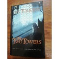 The Two Towers / J. R. R TOLKIEN