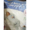 Baby curved back and side sleep positioner