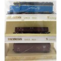 Bachmann N Gauge Locomotive + 5 Freight Cars, 8 Tracks, Transformer