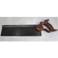 Vintage Wooden Handled Disston & Sons Saw - 43,5cm/12cm