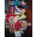 Nice set off collectible dolls no 1