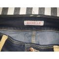 Ladies "Michelle" Beautifully cut jeans Size 40 (Zipper Broken)