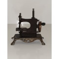 Vintage Mini Metal Sewing Machine.