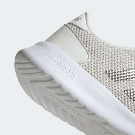 Sneakers - Original Women's adidas QT Racer Cloud White/ Platin Met EE8088  Size UK 7 (SA 7) was sold for R511.00 on 17 Jul at 14:02 by Seal The Deal  in Johannesburg (ID:475410815)