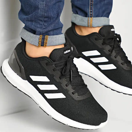 Preciso sobresalir surco Sneakers - adidas Men's Cosmic 2 Running Core Black / Cloud White F34877  Size UK 10 (SA 10) was sold for R534.00 on 16 Dec at 22:01 by Seal The Deal  in Johannesburg (ID:496505509)