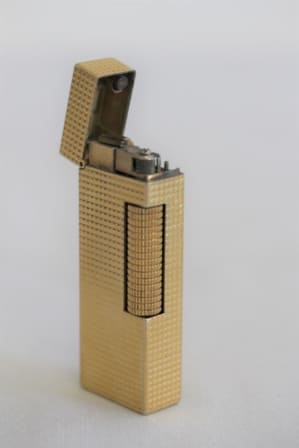 Smoking Accessories - An and original vintage (c1970) " Dunhill" Rollagas (RE24163) gold plated lighter was listed for R1,499.00 on 4 Apr at 09:16 by Lifespace in Gauteng (ID:329723756)