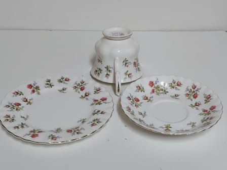 English Porcelain - VINTAGE ROYAL ALBERT WINSOME BONE CHINA TEA TRIO was  sold for  on 15 Dec at 22:30 by FarmerPeter56 in Kraaifontein  (ID:539446789)