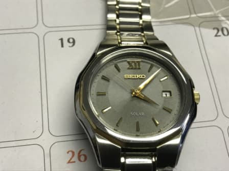 Men's Watches - Seiko solar two tone V157-OAKO was sold for R1, on 3  Mar at 12:59 by mariussmith 1966 in Pretoria / Tshwane (ID:329504445)