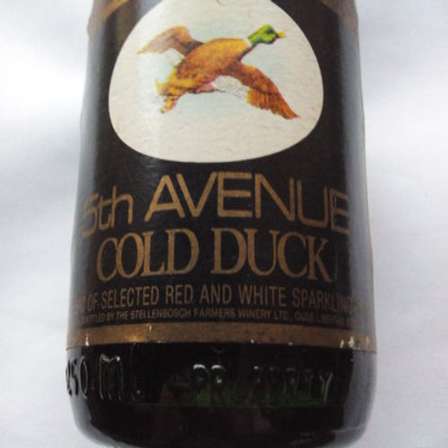 Wine - Vintage 5th avenue cold duck sparkling wine AS PER PIC - AS A