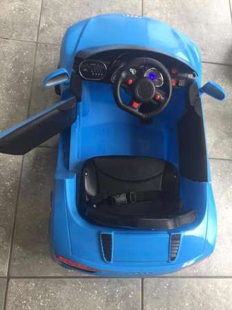 Cars - *R8 Spyder Electric Car*Blue*Battery operated*MP3 Player ...