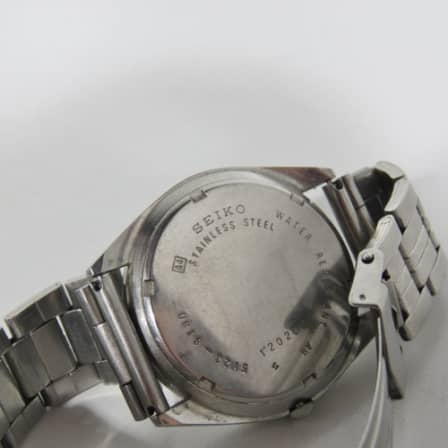 Men's Watches - Vintage Seiko Quartz mens watch with day and date - 5Y23-8180  was sold for  on 23 Sep at 16:00 by Unieke Antieke in Cape Town  (ID:433615540)