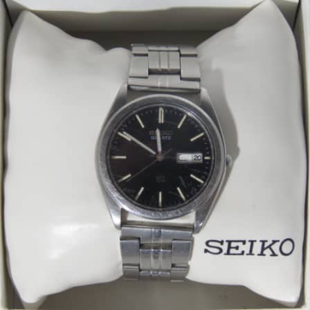Men's Watches - Vintage Seiko Quartz mens watch with day and date - 5Y23-8180  was sold for  on 23 Sep at 16:00 by Unieke Antieke in Cape Town  (ID:433615540)