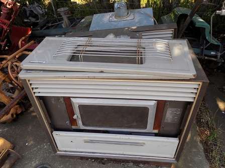 Heaters - Malley's Wonder Heat 505 Oil Stove was sold for R1,500.00 on 9  Jun at 20:51 by Dirtworx Ysterwinkel in Memel (ID:285176091)