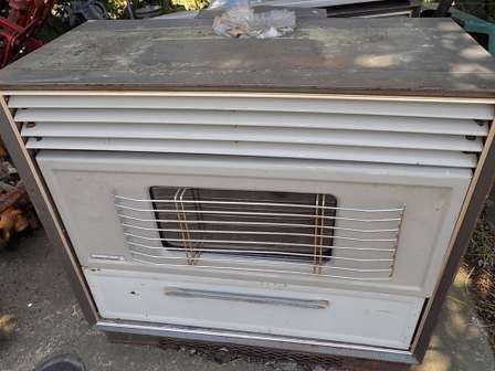 Heaters - Malley's Wonder Heat 505 Oil Stove was sold for R1,500.00 on 9  Jun at 20:51 by Dirtworx Ysterwinkel in Memel (ID:285176091)