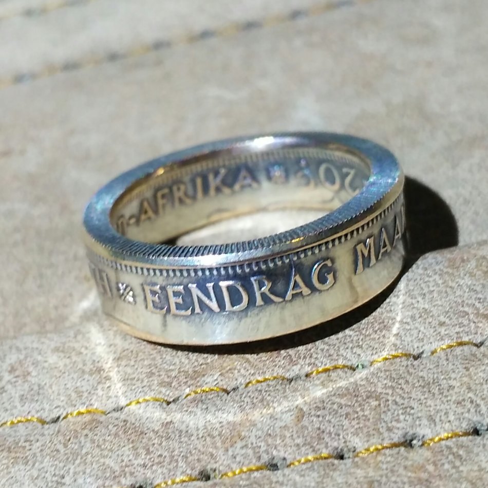 Rings UNIQUE 1964 Republic of SA 20c Unity is Strength / Eendrag Maak