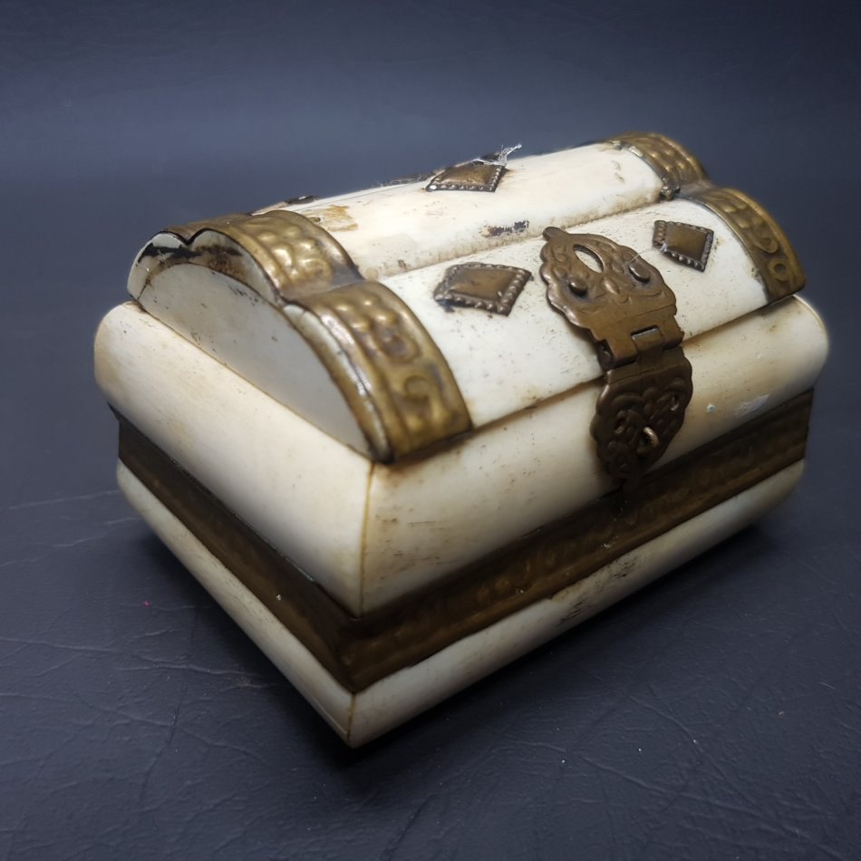 Bone Rare!!! Vintage Handcrafted Bone and Brass Trinket Box!!! was