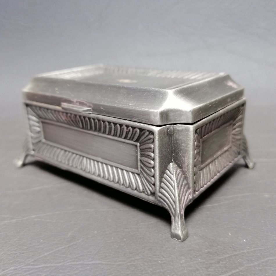 Jewellery Boxes Small Silver Metal Decorative Jewelry Box!!! was sold