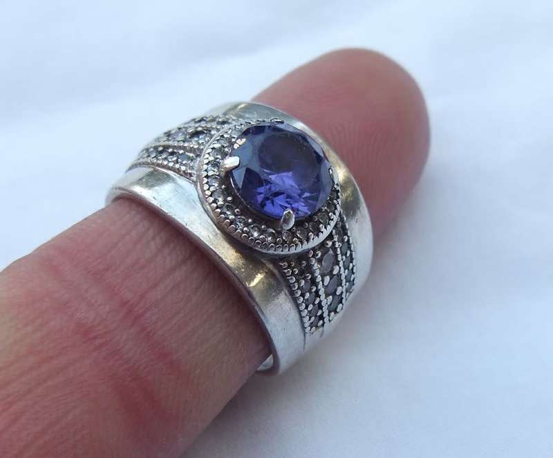 Rings - A STUNNING SOLID STERLING SILVER RING WITH A FACETED BLUE AND ...