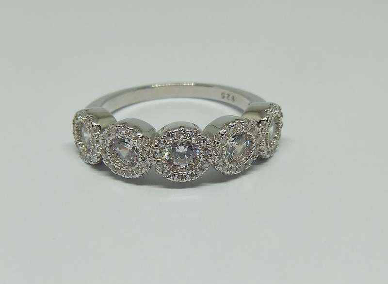 Rings - Must have !! An amazing Solid Sterling silver ring set with ...
