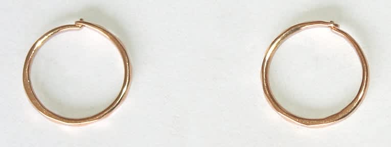 9k / 9ct rose gold hoop EARRINGS: facetted. Ready for you. Last pair!