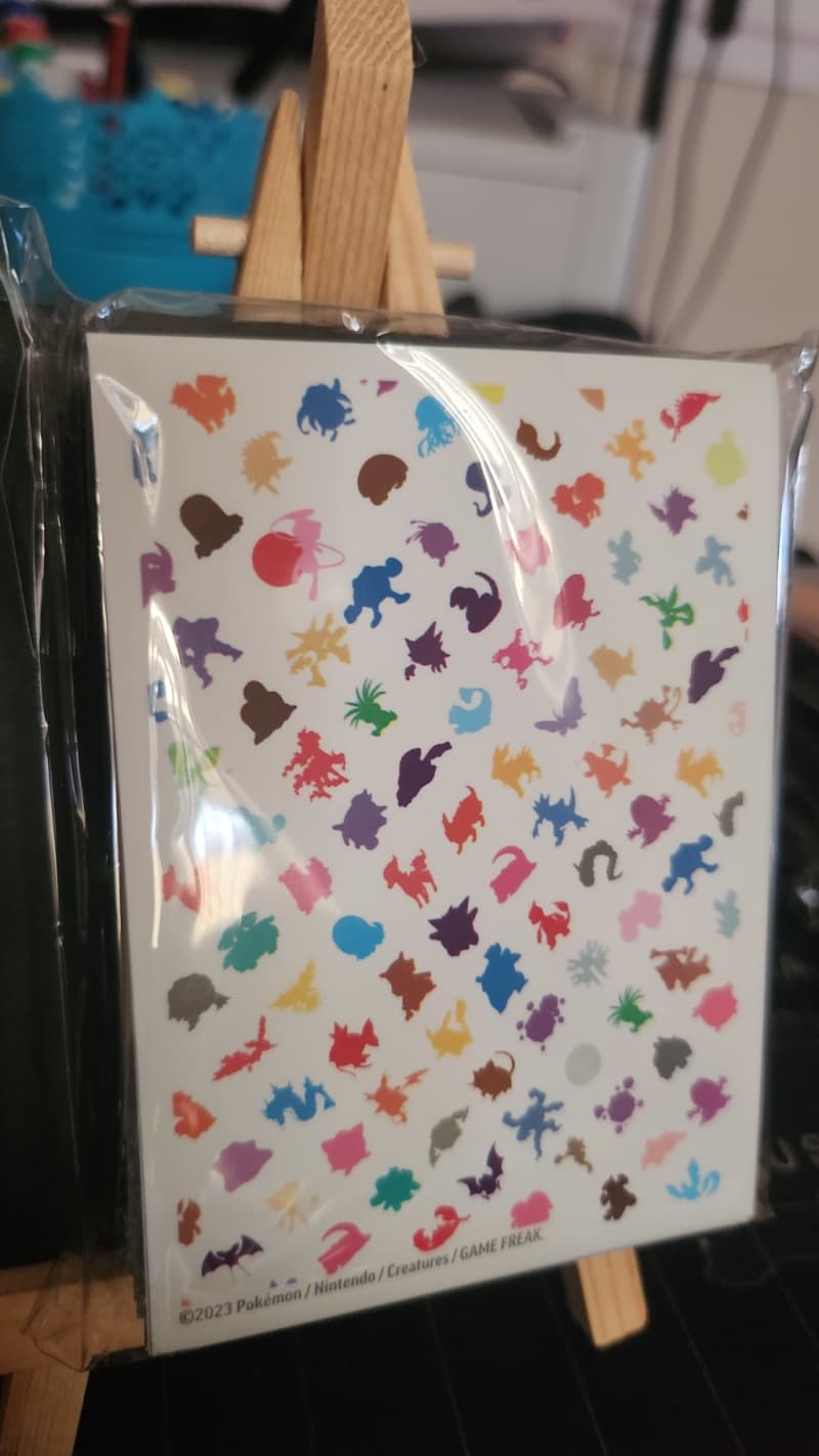 Pokemon card sleeved- 151